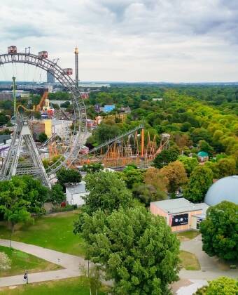 Prater, St. St. Stephen's Cathedral and Schönbrunn Palace are just a few of Vienna's many main attractions.