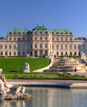 Belvedere består av två barockpalats och har konstutställningar från medeltiden, barocken och modern tid.