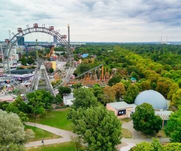 Prater, Stephansdom und Schloss Schönbrunn sind nur einige der vielen Hauptattraktionen Wiens.