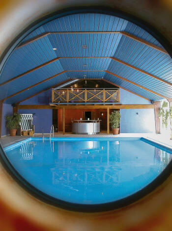 På Eurostrand Resort kan du också koppla av i wellnessavdelningen med pool.