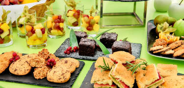 Hotellet tilbyr en moderne og komfortabel base, med hyggelig bar og restaurant