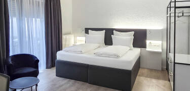 Slapp av i moderne designrom med gratis minibar ved ankomst.