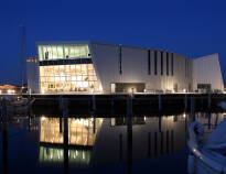 KulturØen i Middelfart er en moderne arkitektonisk bygning, der pryder den ny havnefront i Middelfart.