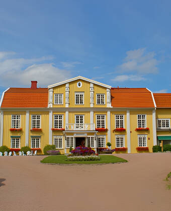 Ronnums Herrgård välkomnar er in i sin inbjudande och historiska miljö, med rötter från 1100-talet.