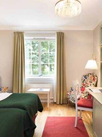 Here you will be accommodated in cosily furnished rooms, with private bathrooms and comfortable beds.
