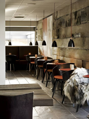Enjoy the atmosphere with an exciting selection of drinks in the hotel's cosy bar and lounge.