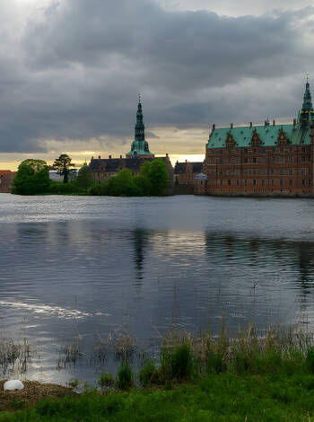 Visit the beautiful Frederiksborg Castle in Hillerød, and experience 500 years of fantastic Danish history.