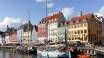 Tag på en herlig udflugt med shopping og sightseeing i København og nyd f.eks. stemningen i Nyhavn.