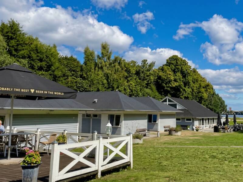 Willkommen im Færgelunden, gelegen in gemütlicher Umgebung am Roskilde-Fjord in Jægerspris.