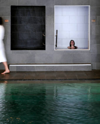 Enjoy as many as 6 swimming pools, saunas and steam rooms, relaxation rooms and spa treatments, as well as a selection of fitness facilities.