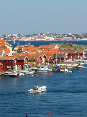 Lysekil bjuder på en kombination av natur, lugn, shopping, nattliv och fantastiska restauranger.