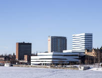 Umeå er en livlig universitetsby og kaldes ofte for Nordsveriges kultur- og designhovedstad.