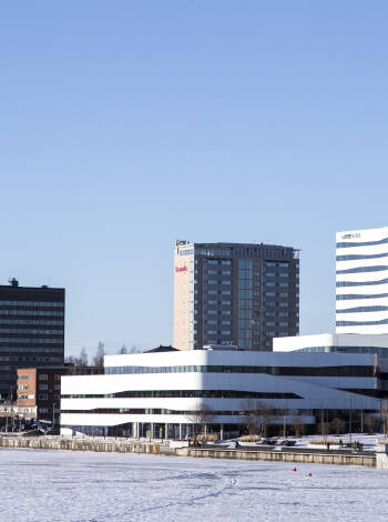 Umeå er en livlig universitetsby og kaldes ofte for Nordsveriges kultur- og designhovedstad.