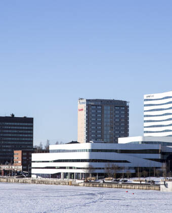 Umeå är en livlig universitetsstad och kallas ofta för norra Sveriges kultur- och designhuvudstad.