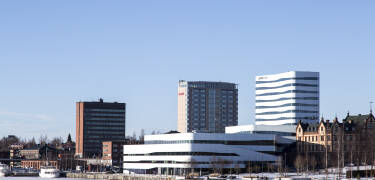 Umeå är en livlig universitetsstad och kallas ofta för norra Sveriges kultur- och designhuvudstad.