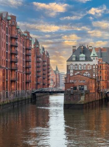 Hamburg lockar sina besökare med ett stort urval av attraktioner, till exempel Speicherstadt.