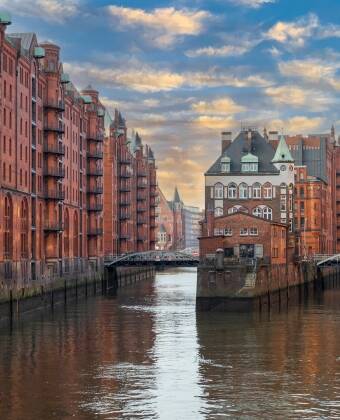 Hamburg lockar sina besökare med ett stort urval av attraktioner, till exempel Speicherstadt.