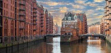 Hamburg lockar sina besökare med ett stort urval av attraktioner, till exempel Speicherstadt.