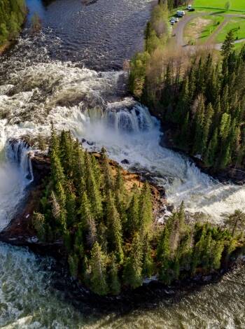Das Hotel hat eine schöne Lage in Jämtland und es gibt mehrere Wanderwege zur Auswahl sowie aufregende Wasserfälle.