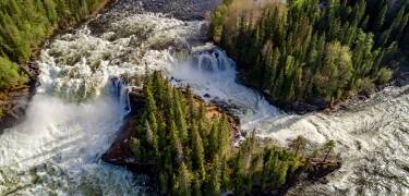 Das Hotel hat eine schöne Lage in Jämtland und es gibt mehrere Wanderwege zur Auswahl sowie aufregende Wasserfälle.