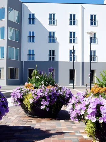 Hotell Årjäng är ett modernt hotell, byggt i 2007, med en nordisk och stilren design.