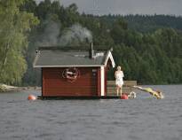 Saunaflåden på Hotell Frykenstrand byder på en unik oplevelse, der kombinerer beroligende varme og Frykensøens forfriskende kølighed, mens du flyder omgivet af fantastisk natur.