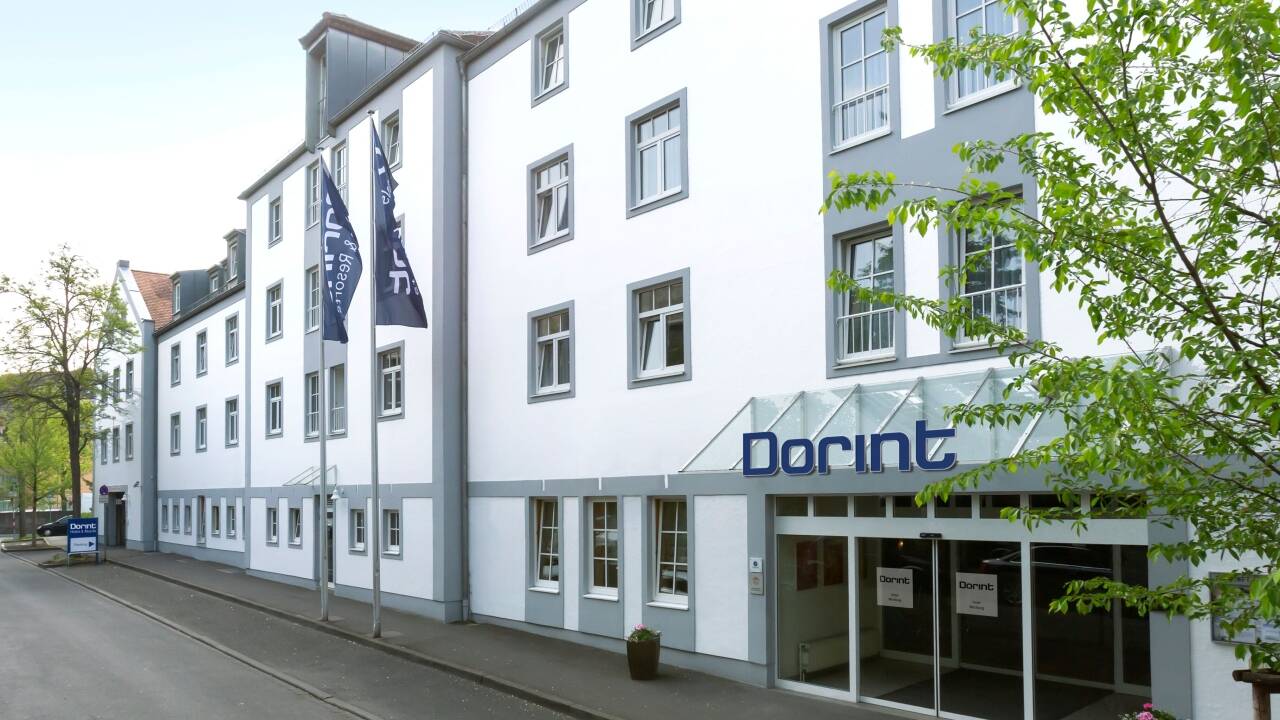Hotellet er renoveret i 2021 og hører under den prominente hotelkæde, Dorint.