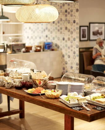 During your stay mornings start with a delicious gourmet breakfast.
