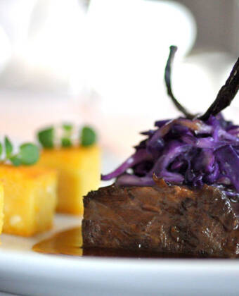 I hotellets restaurant serveres nydelse på højeste niveau.