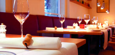 Der serveres friske, regionale retter i restauranten Gasthouse.