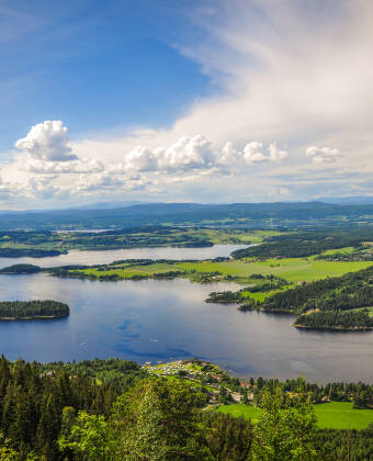Enjoy views from the Crown Prince's, Queen's, and King's Viewpoints.