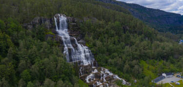 Det imponerande vattenfallet Tvinnefossen är ett väl värt utflyktsmål.