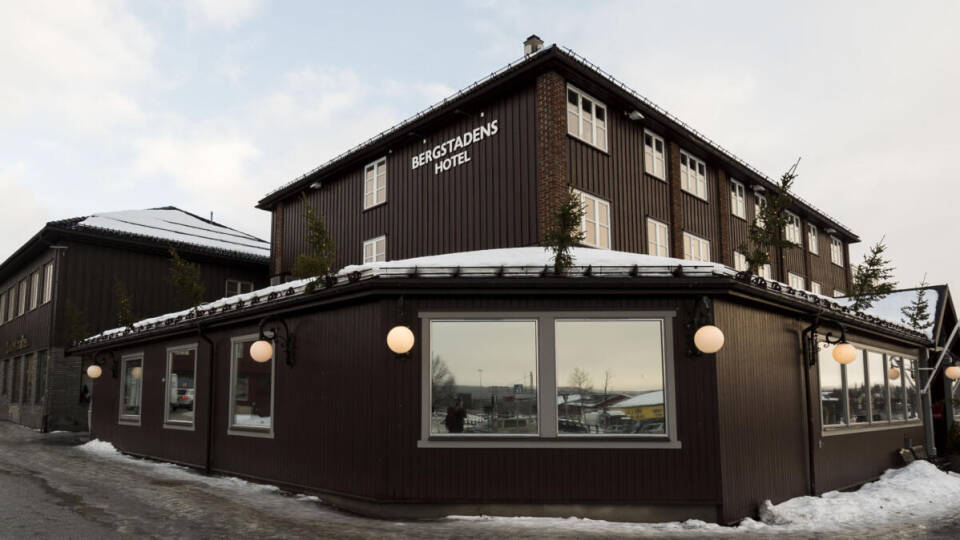 Bergstadens Hotel har en førsteklasses beliggenhed i Røros' hjerte.