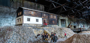 Dykk ned i Røros' historie og litteratur med museer og omvisninger.