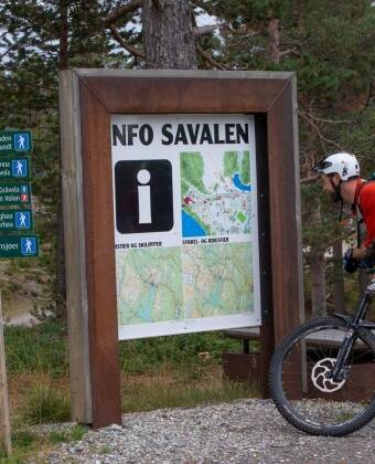 Erkunden Sie Bergpfade zu Fuß oder entdecken Sie die Landschaft mit dem Fahrrad.