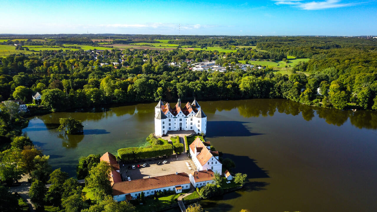 Das beeindruckende Schloss Glücksburg liegt in der Nähe und sorgt für ein kulturelles Highlight während Ihres Aufenthalts.