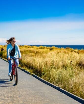 Von Wassersport bis Radfahren bietet die Gegend zahlreiche Möglichkeiten, aktiv zu sein und die Natur zu genießen.