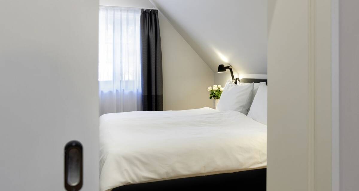 Im Reethus Goldgelb mit 1 Zustellbett