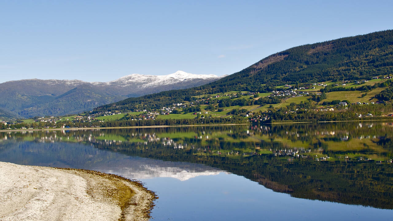 Fleischer´s Motel liegt direkt am See Vangsvatnet im norwegischen Dorf Voss.