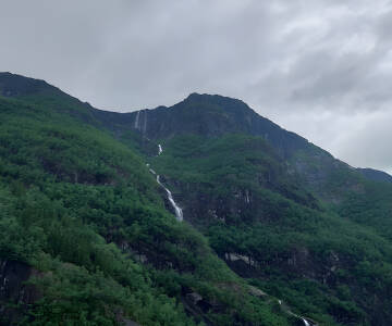 Besøg Tvinde fossen vandfaldet og oplev et ægte vandfald helt tæt på!