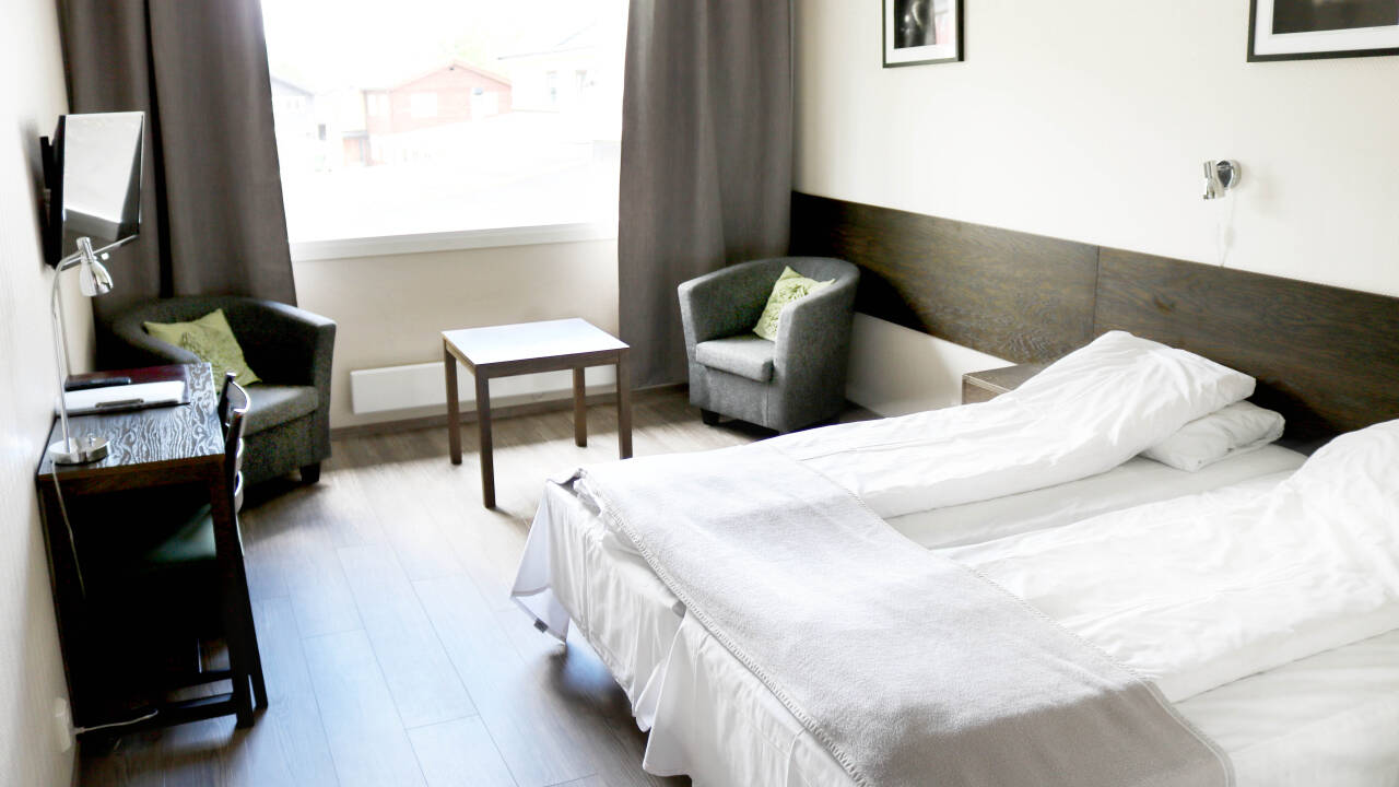 Hotellets dejlige, lyse værelser giver jer hyggelige og komfortable rammer under opholdet.