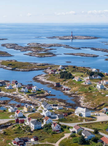 Das Hotel Frøya liegt versteckt in Norwegens abgelegener Landschaft und bietet einen unvergesslichen Aufenthalt an der Küste.