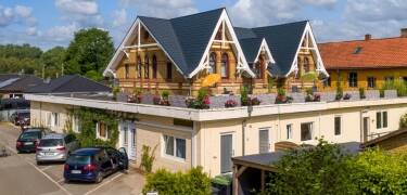 Hotellet har en vakker beliggenhet i et rolig område i Kupfermühle, ikke langt fra Flensburgfjorden og den dansk-tyske grensen.