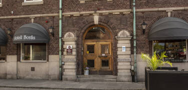 Wohnen Sie in einem liebevoll erhaltenen, historischen Gebäude aus dem Jahr 1929.