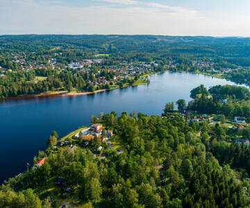 Seen, Wälder und idyllische Wanderwege sind nur einen Katzensprung entfernt.