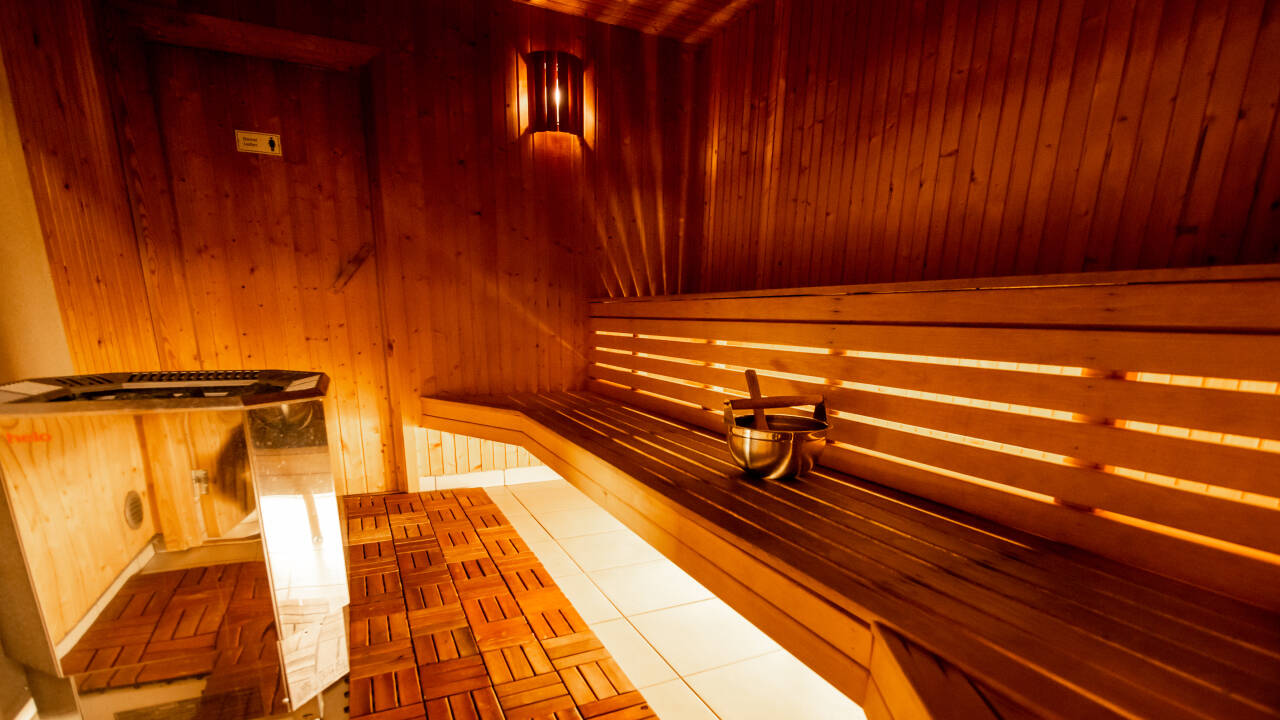Som overnattende gæst er der også fri adgang til hotellets sauna.