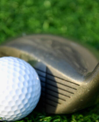 Detta är ett utmärkt boende för golfare, med inte mindre än tre golfbanor inom 25 km radie.
