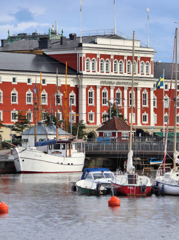 Missa inte att besöka Jönköping som bjuder på allt från shopping, restauranger, museum och sevärdheter.