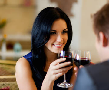 Middag i restauranten byr på nytelse både, på tallerkenen og i glasset.