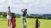 Spill en runde golf på Arboga Golfklubb eller Köping Golfklubb.